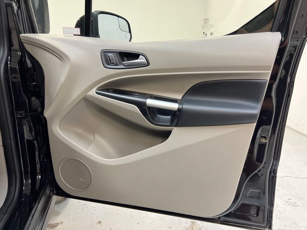 Used 2023 Ford Transit Connect Titanium FWD image 29
