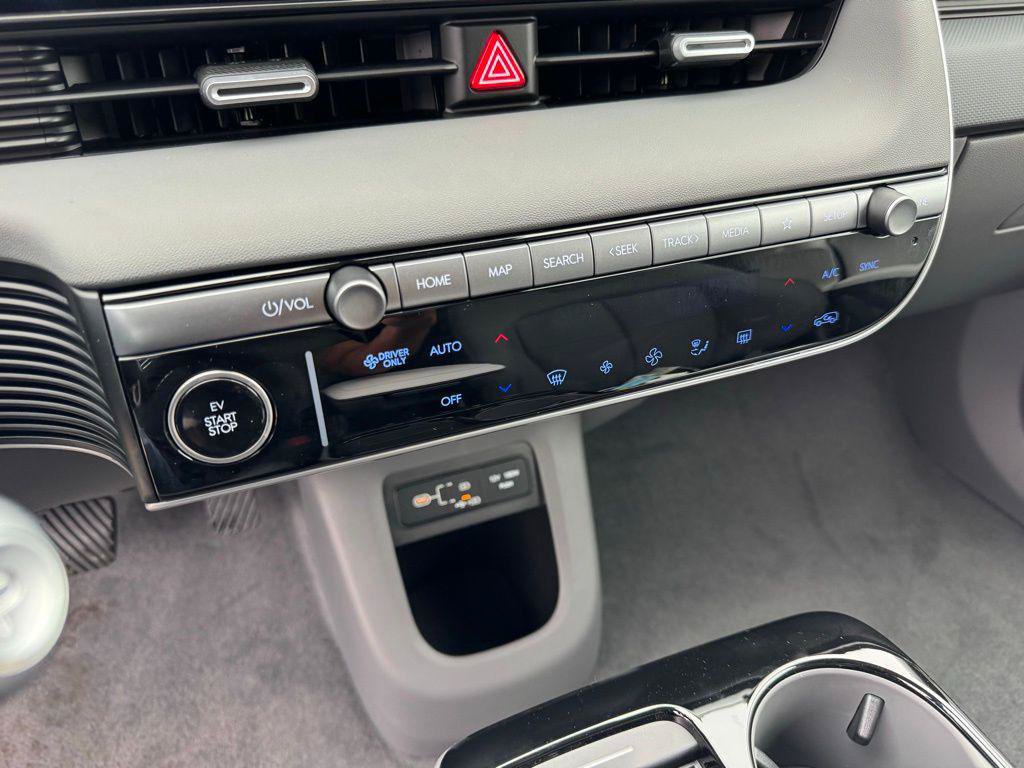 New 2025 Hyundai Ioniq 5 SEL AWD/4WD image 24