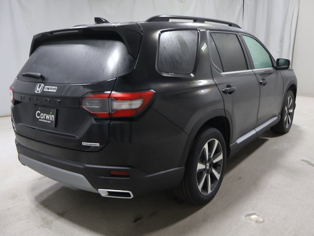 New 2025 Honda Pilot Touring image 7