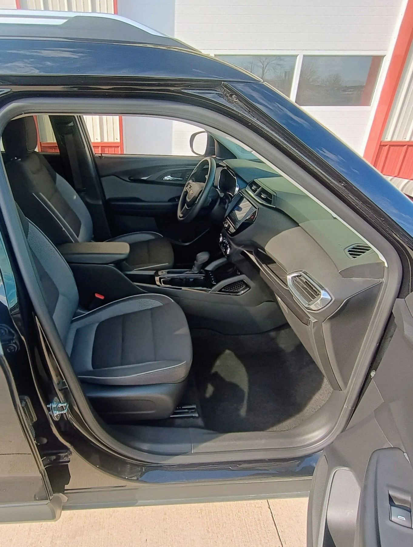 Used 2023 Chevrolet TrailBlazer LT w/ Convenience Package image 12