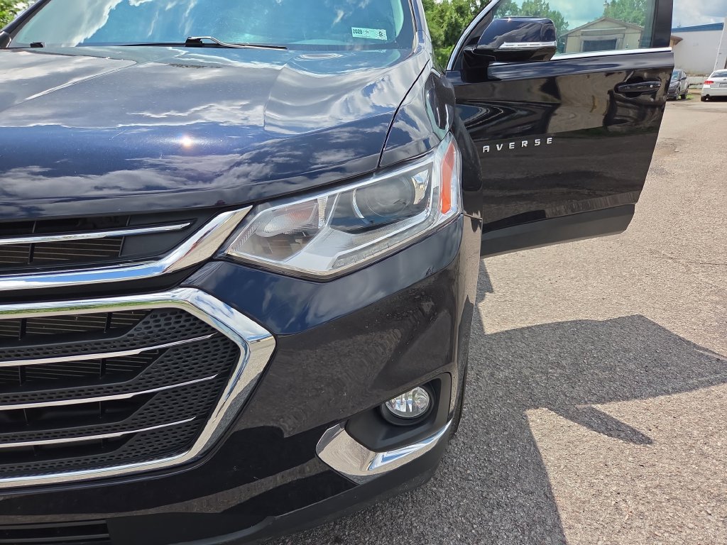 Used 2020 Chevrolet Traverse LT w/ Driver Confidence II Package AWD/4WD image 24