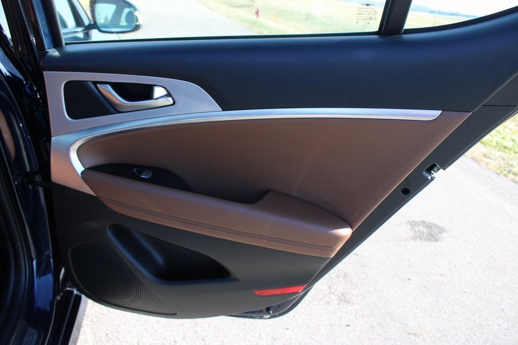 Used 2021 Genesis G70 3.3T image 26