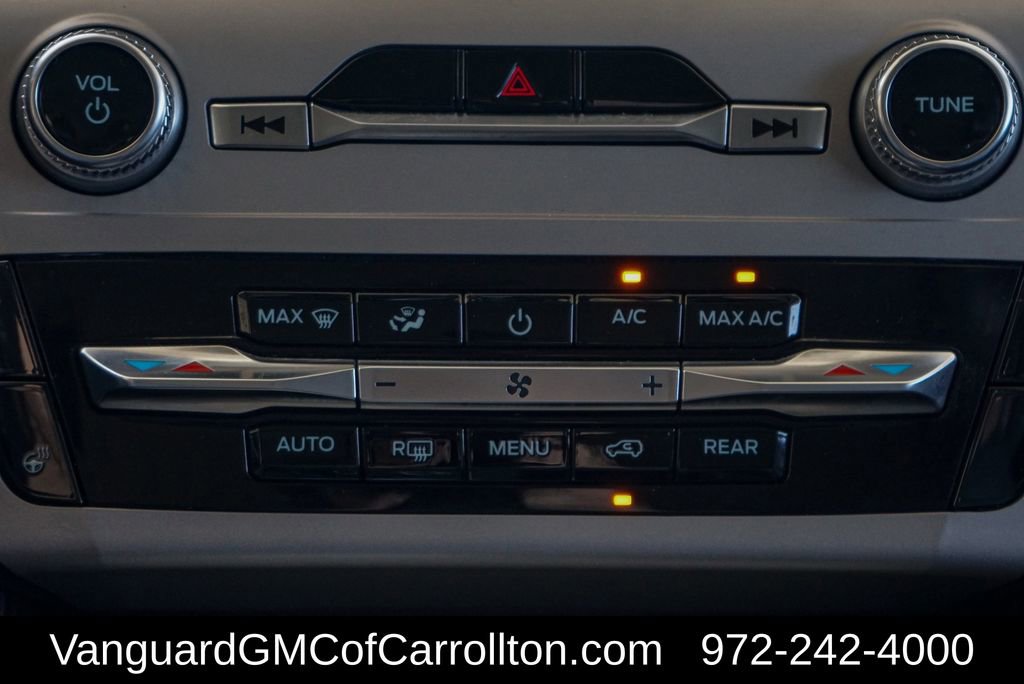 Used 2024 Ford Explorer XLT w/ Equipment Group 202A image 27