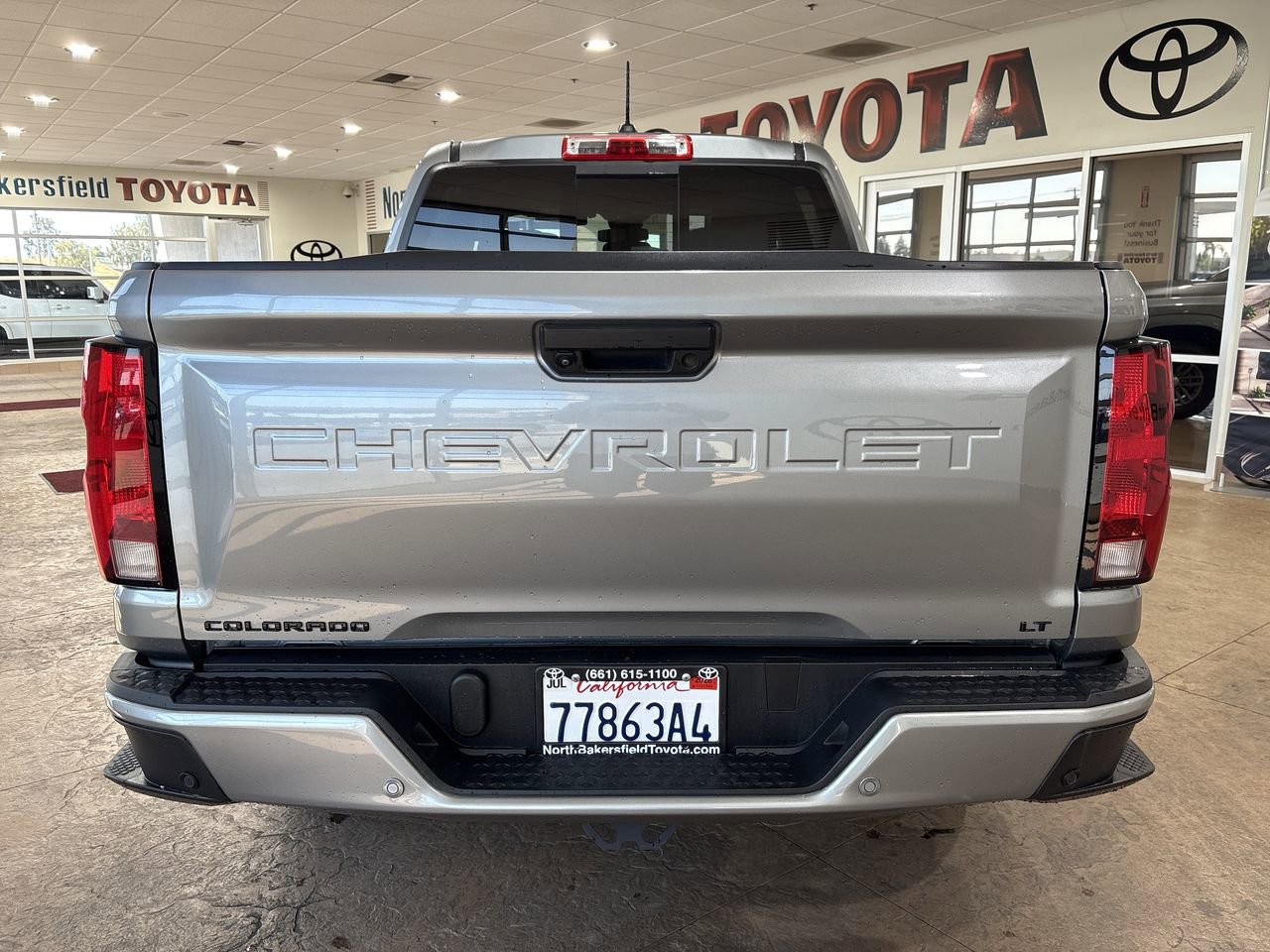 Used 2024 Chevrolet Colorado LT w/ LT Convenience Package RWD image 9