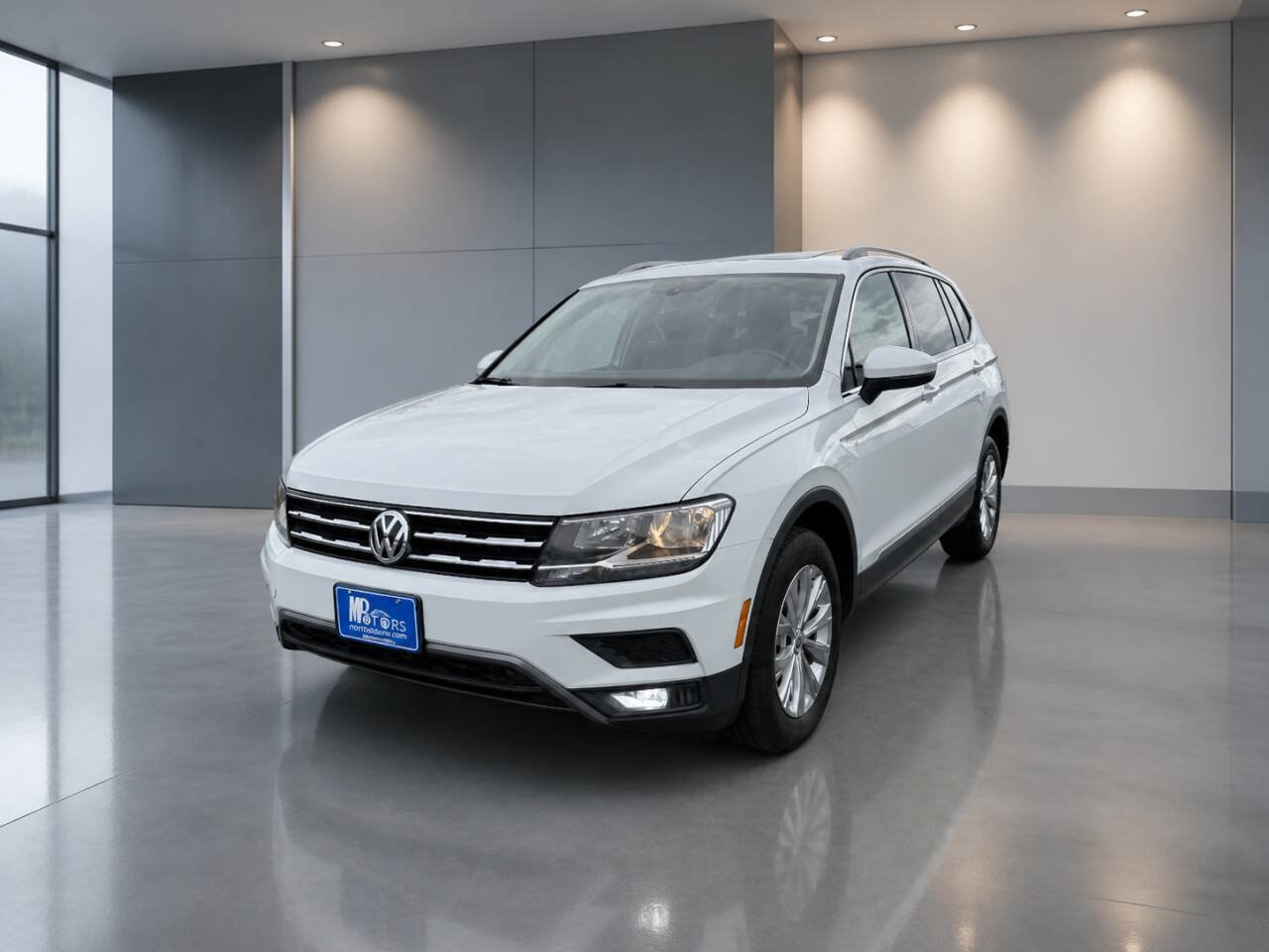 Used 2018 Volkswagen Tiguan SE w/ Panoramic Sunroof Package