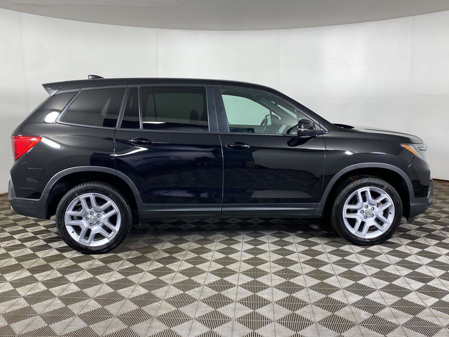 Used 2024 Honda Passport EX-L image 7