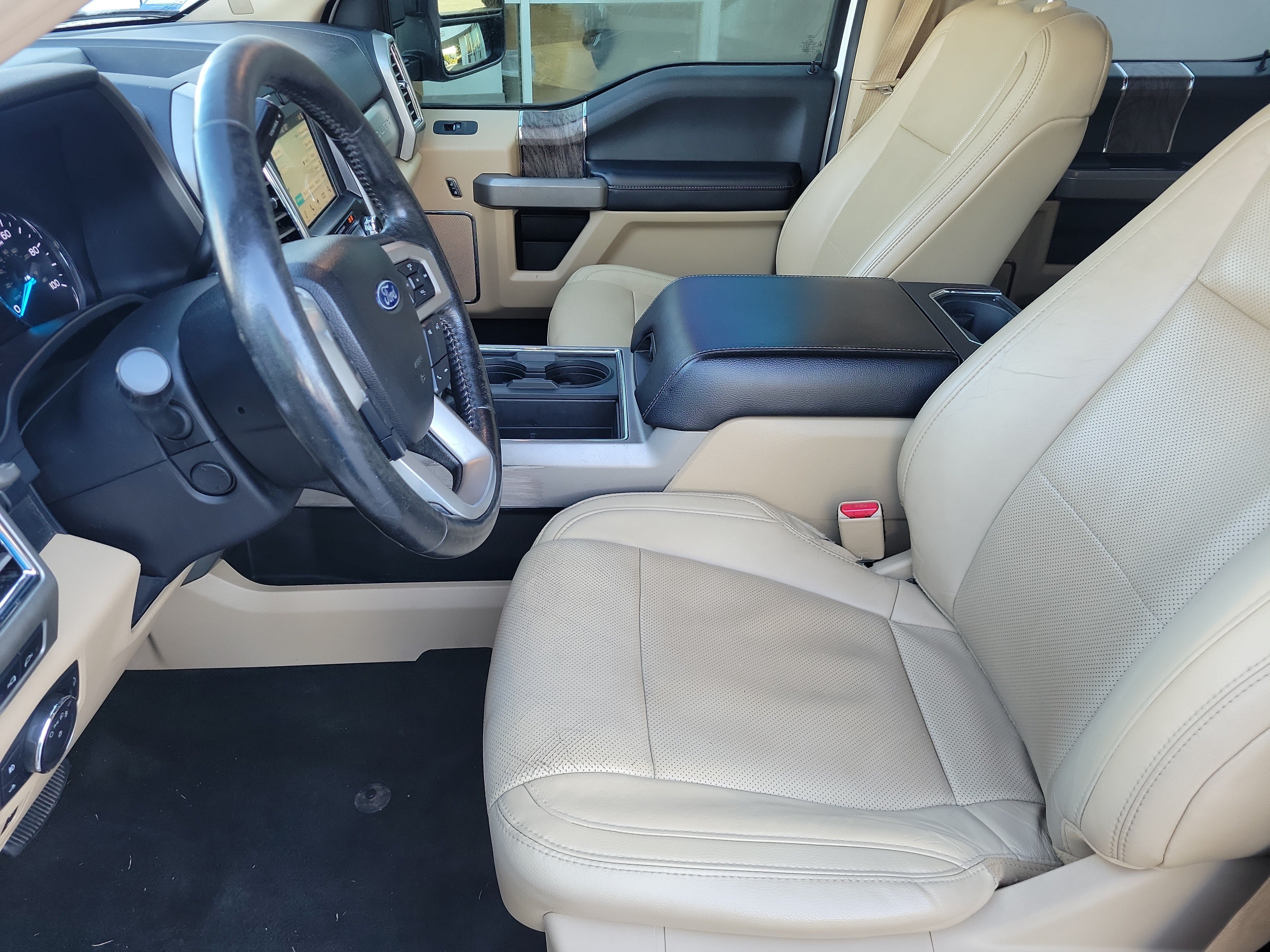 Used 2017 Ford F250 Lariat w/ Lariat Ultimate Package AWD/4WD image 9
