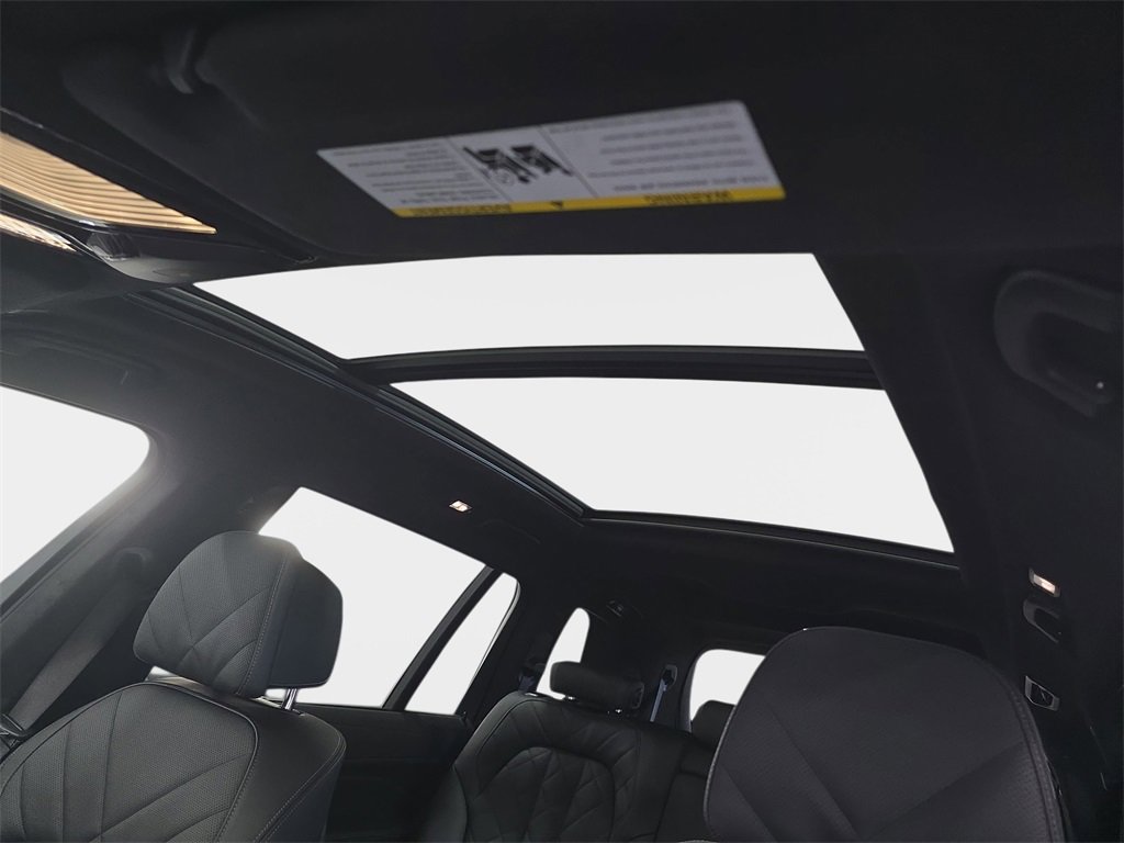 Used 2024 BMW X7 xDrive40i w/ M Sport Package image 25