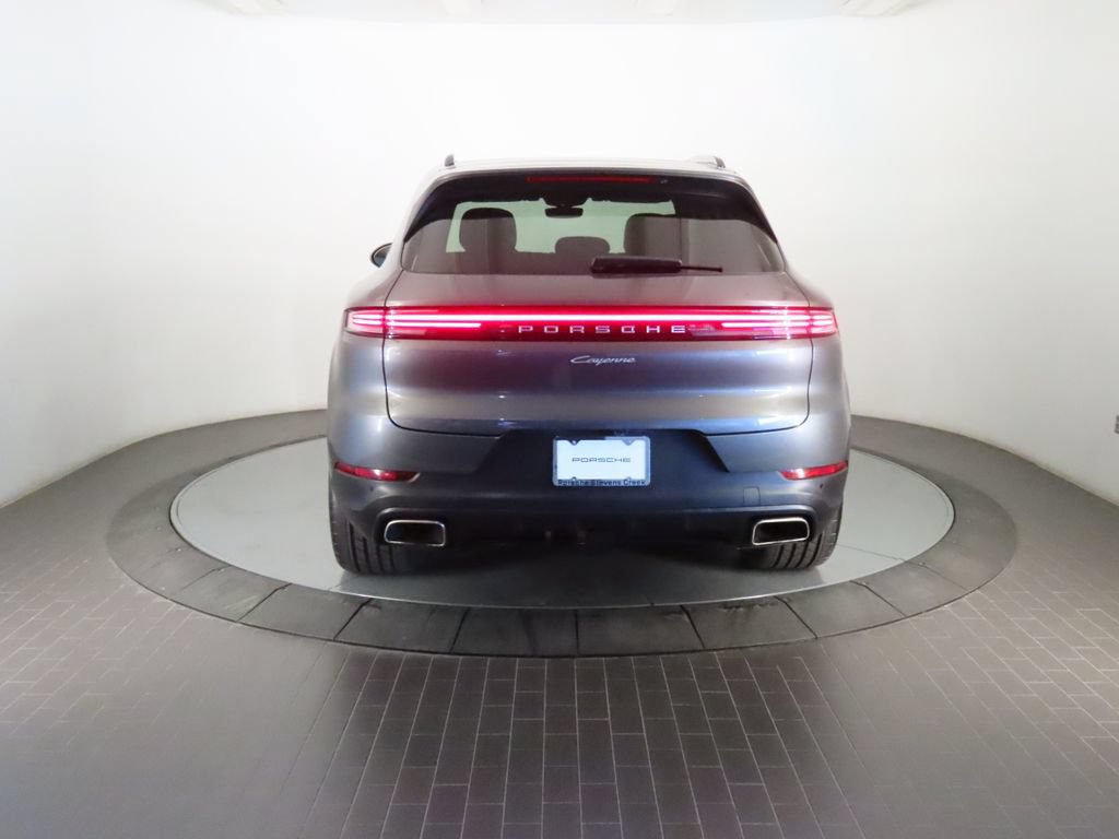 Certified 2025 Porsche Cayenne AWD/4WD image 6