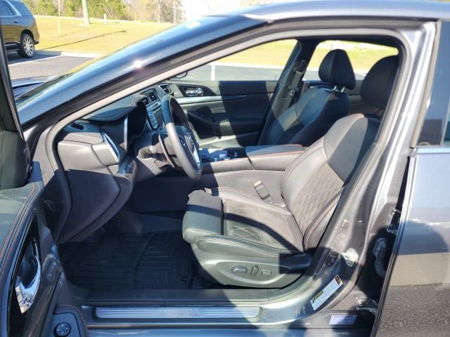 Used 2023 Nissan Maxima SR w/ Sport Mat Group image 23