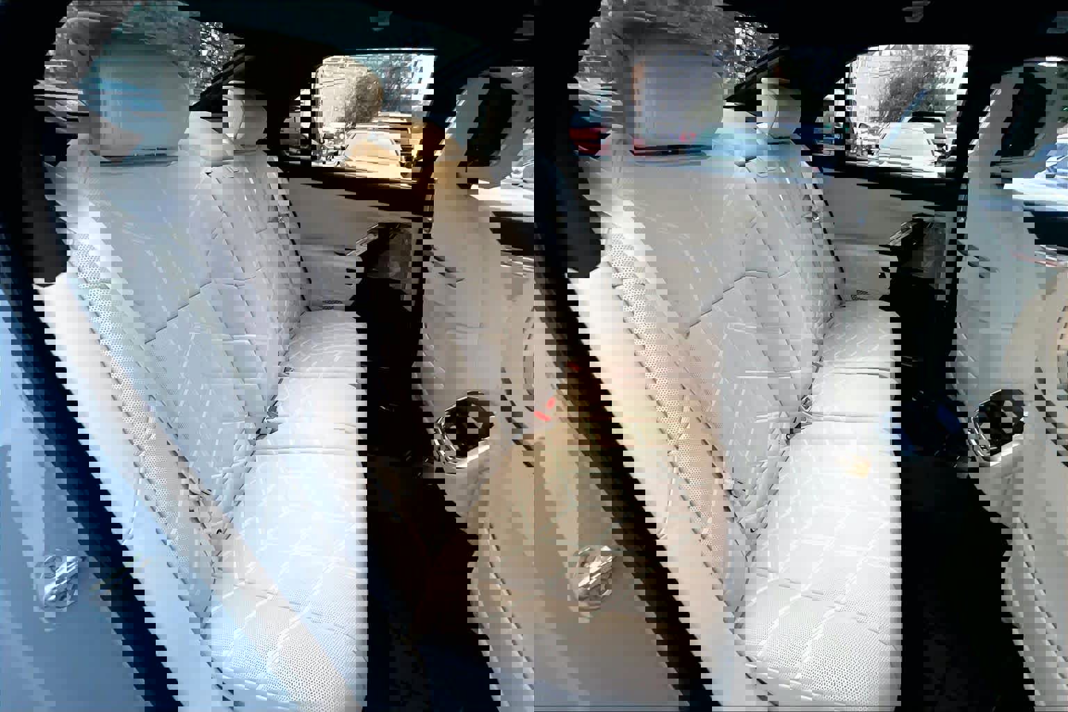 Used 2025 BMW i7 eDrive50 w/ M Sport Package image 19