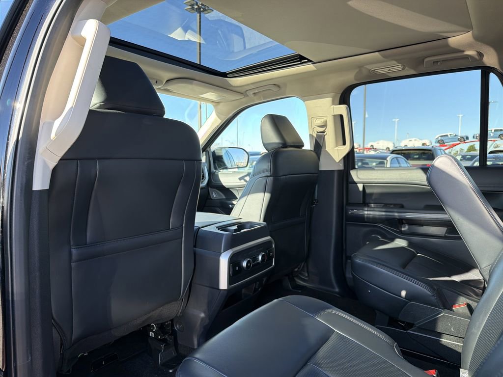 Used 2023 Ford Expedition Max XLT image 13
