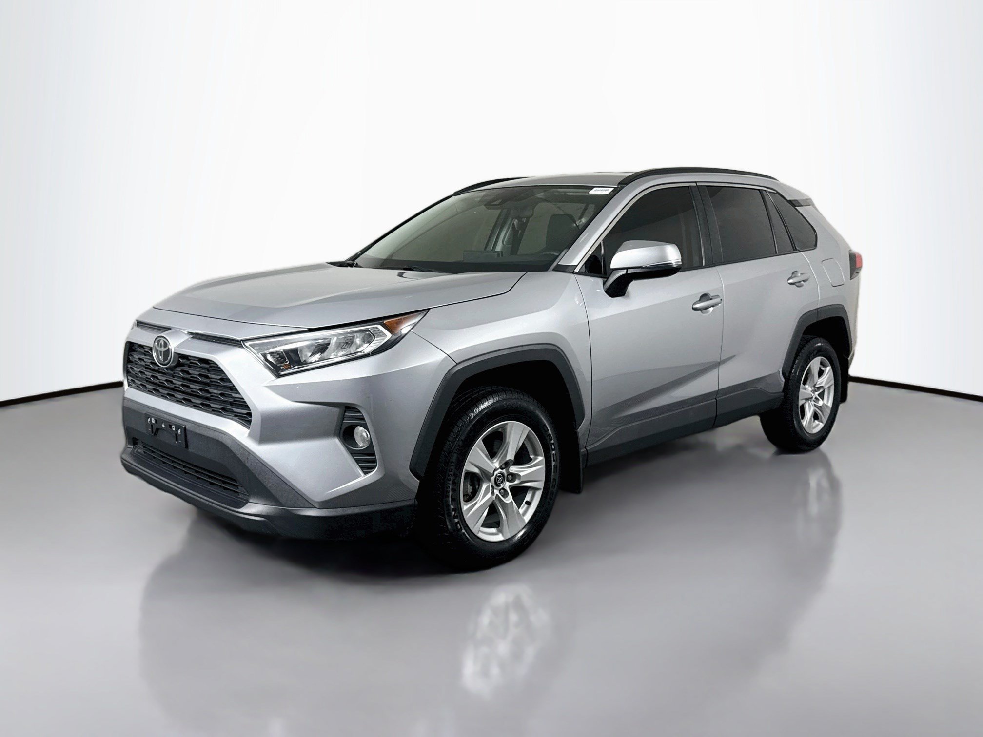 Used 2021 Toyota RAV4 XLE FWD image 4
