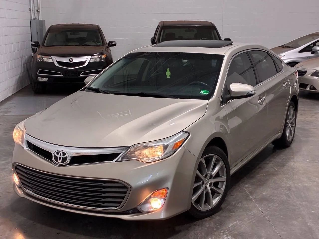 Used 2014 Toyota Avalon XLE Touring image 13