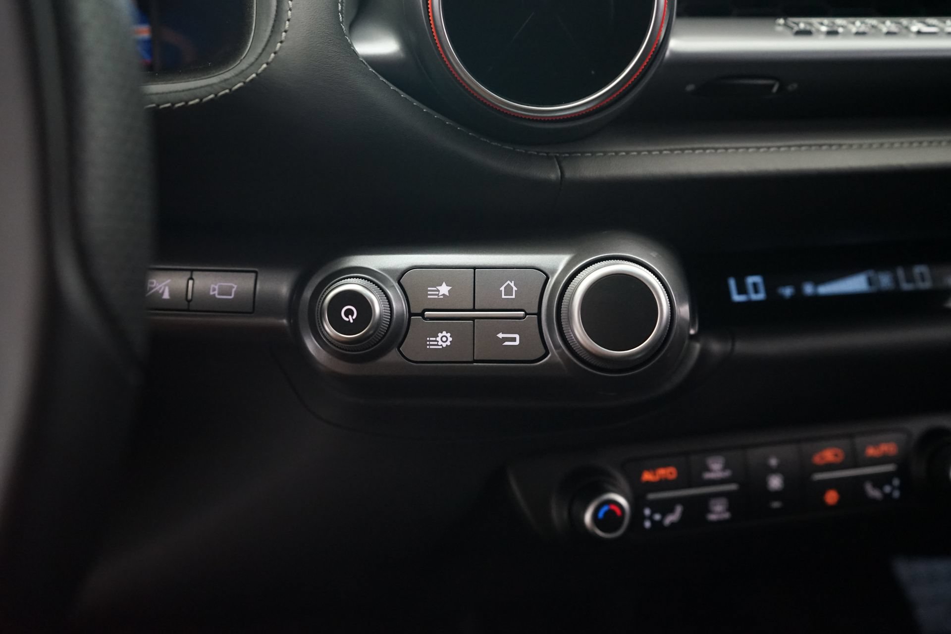 Used 2019 Ferrari 812 Superfast RWD image 26