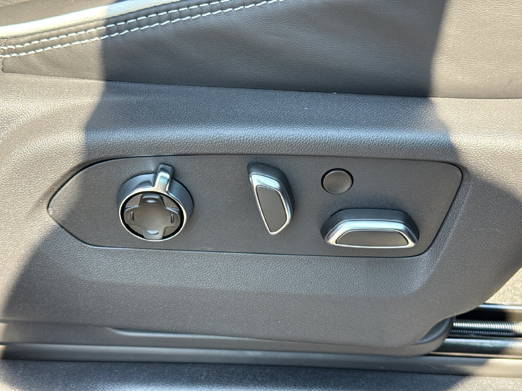 New 2026 GMC Yukon AT4 Ultimate AWD/4WD image 39