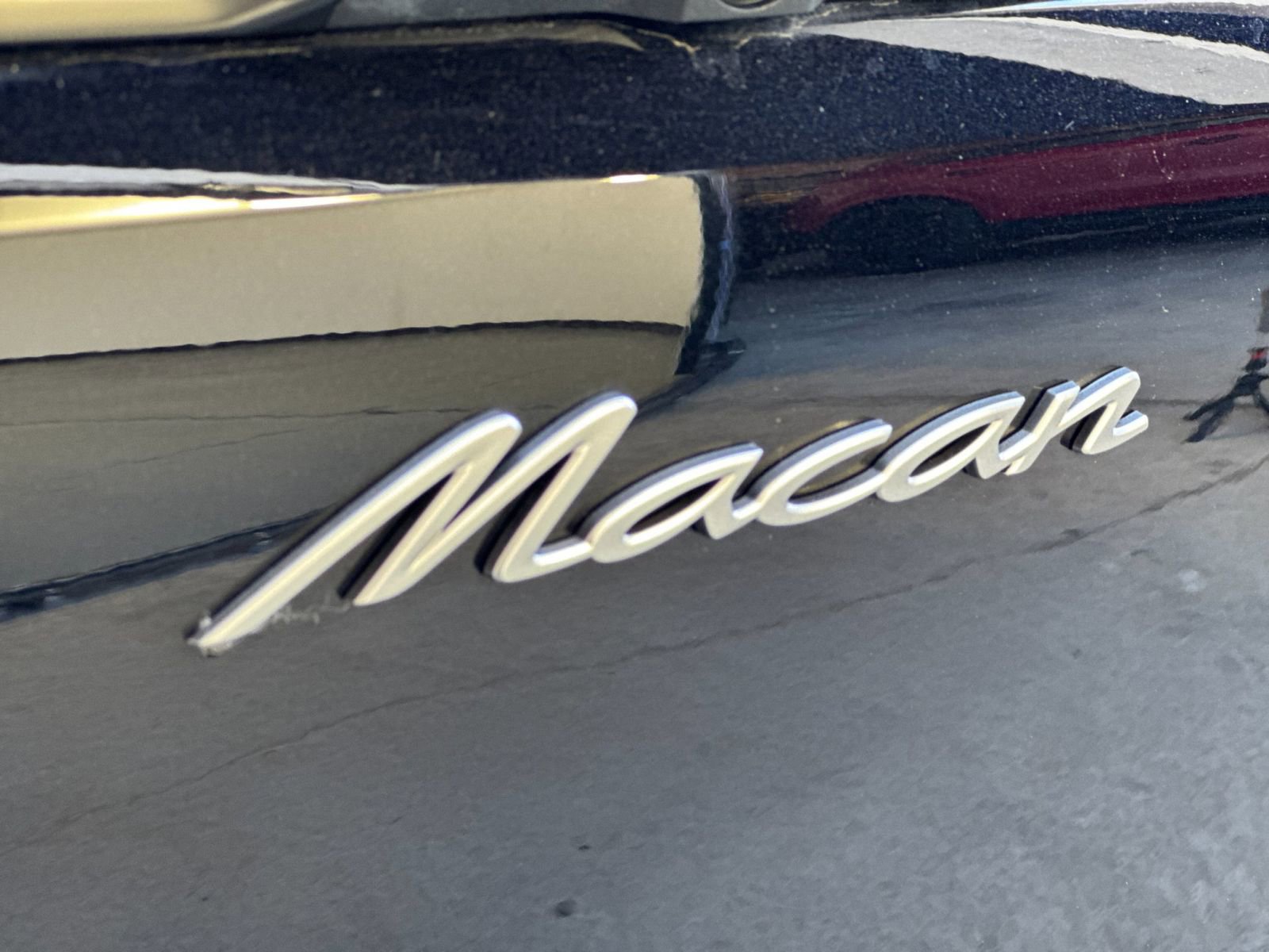 Certified 2025 Porsche Macan Electric RWD image 35