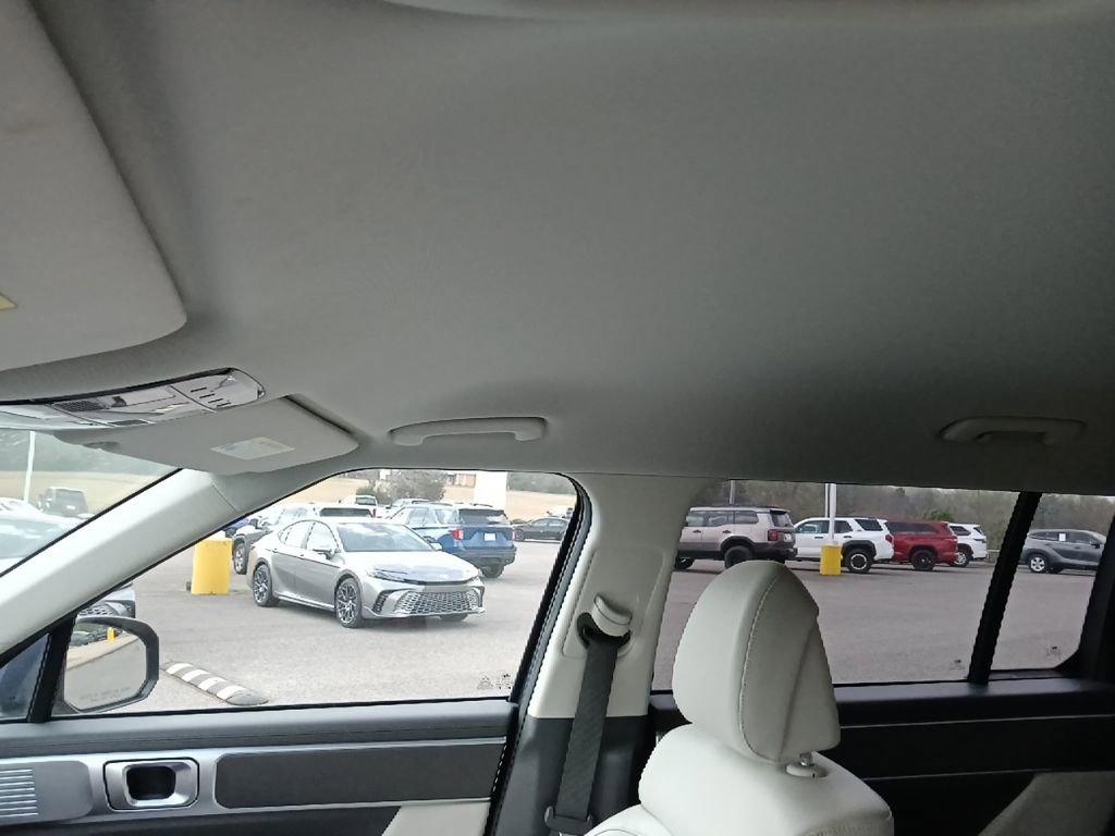 Used 2025 Hyundai Santa Fe SEL image 14