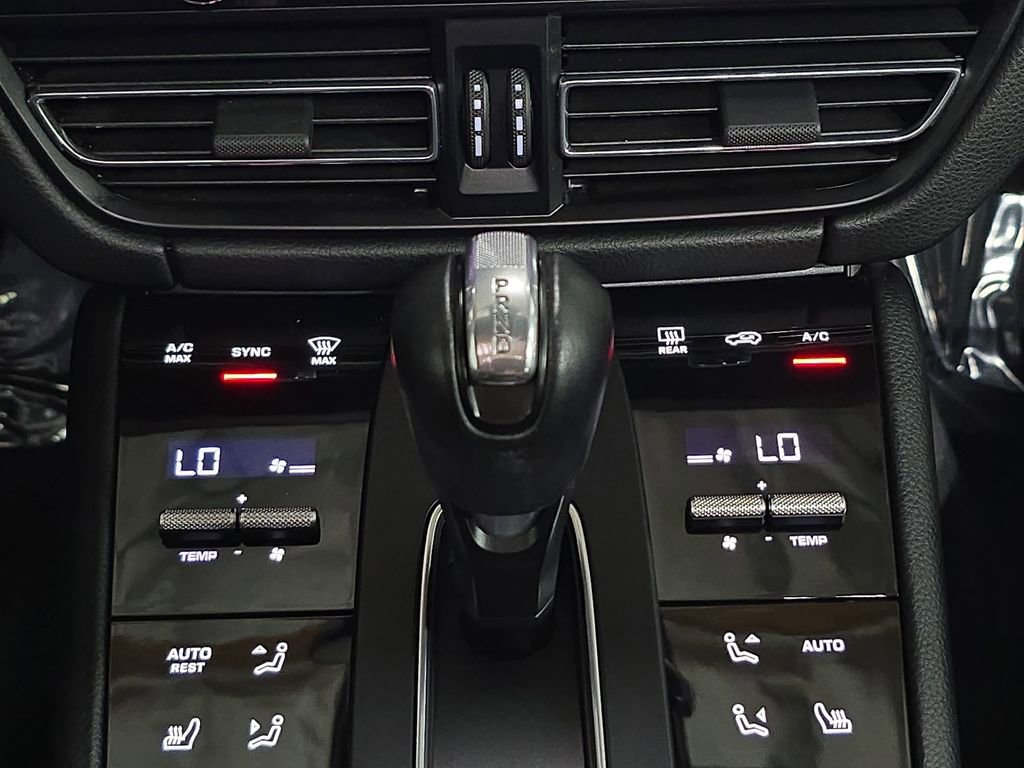 Certified 2023 Porsche Macan GTS AWD/4WD image 19