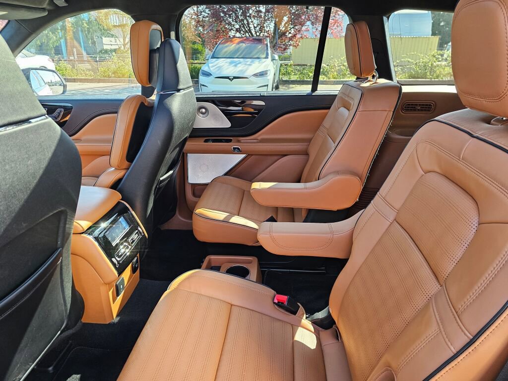 Used 2023 Lincoln Aviator Black Label Grand Touring w/ Class IV Trailer Tow Package image 21