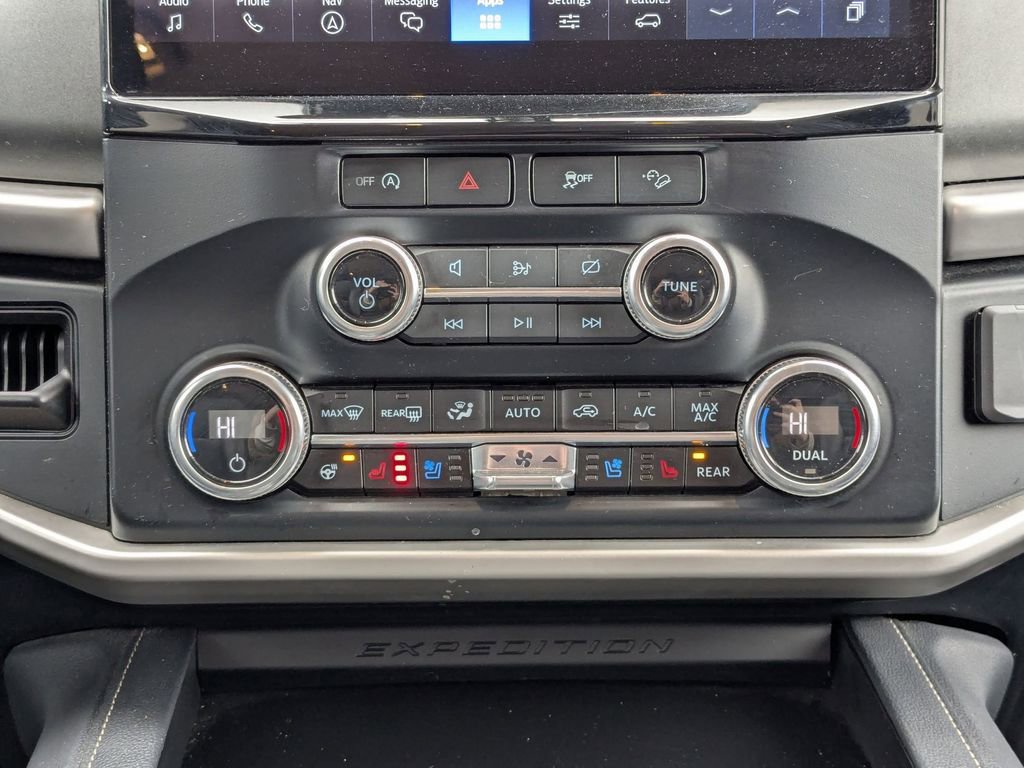 Used 2024 Ford Expedition Max XLT image 27