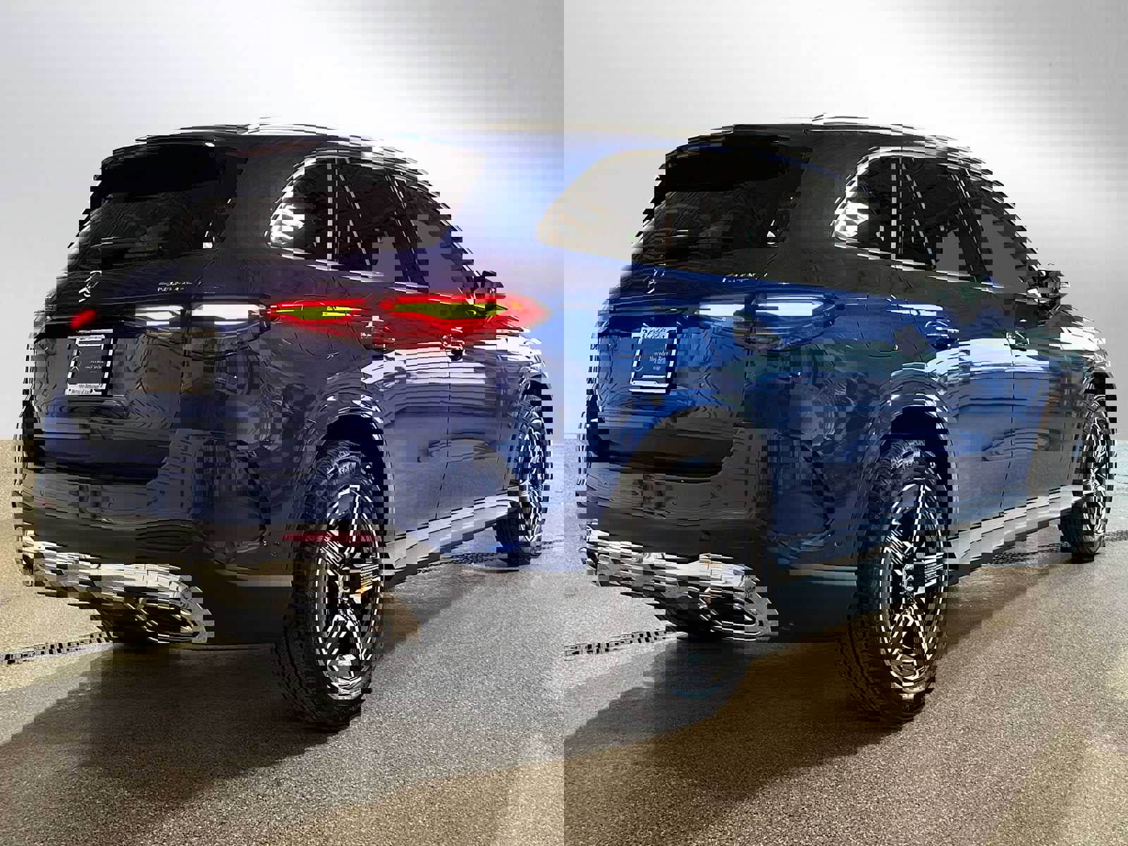 Used 2024 Mercedes-Benz GLC 300 4MATIC image 7