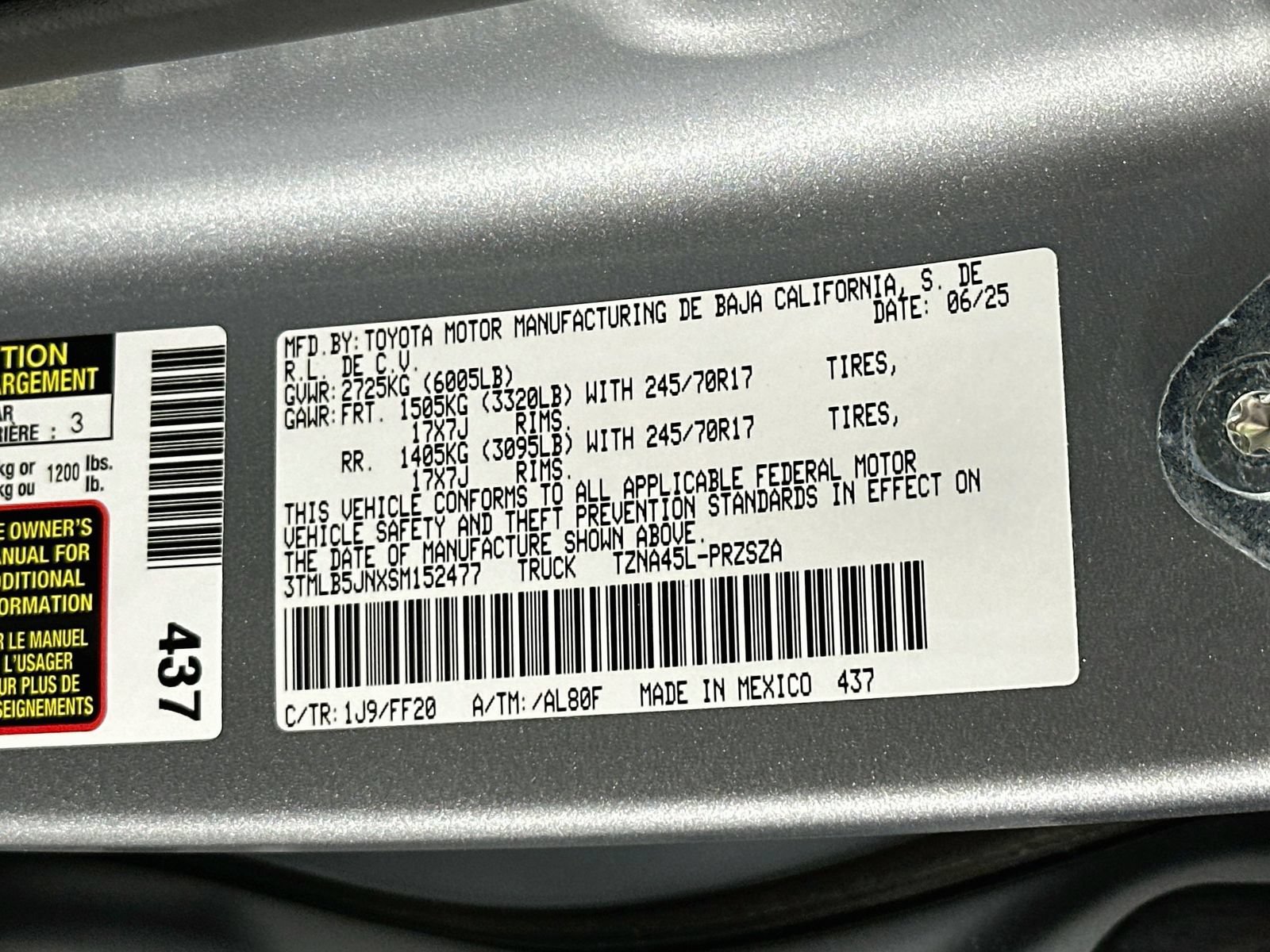 Certified 2025 Toyota Tacoma SR5 w/ SR5 Upgrade Package AWD/4WD image 31