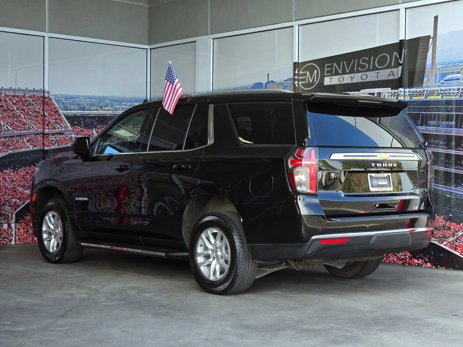 Used 2024 Chevrolet Tahoe LT RWD image 6