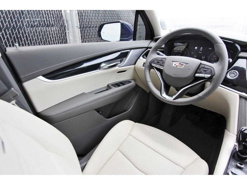 New 2025 Cadillac XT6 Premium Luxury w/ Technology Package image 6