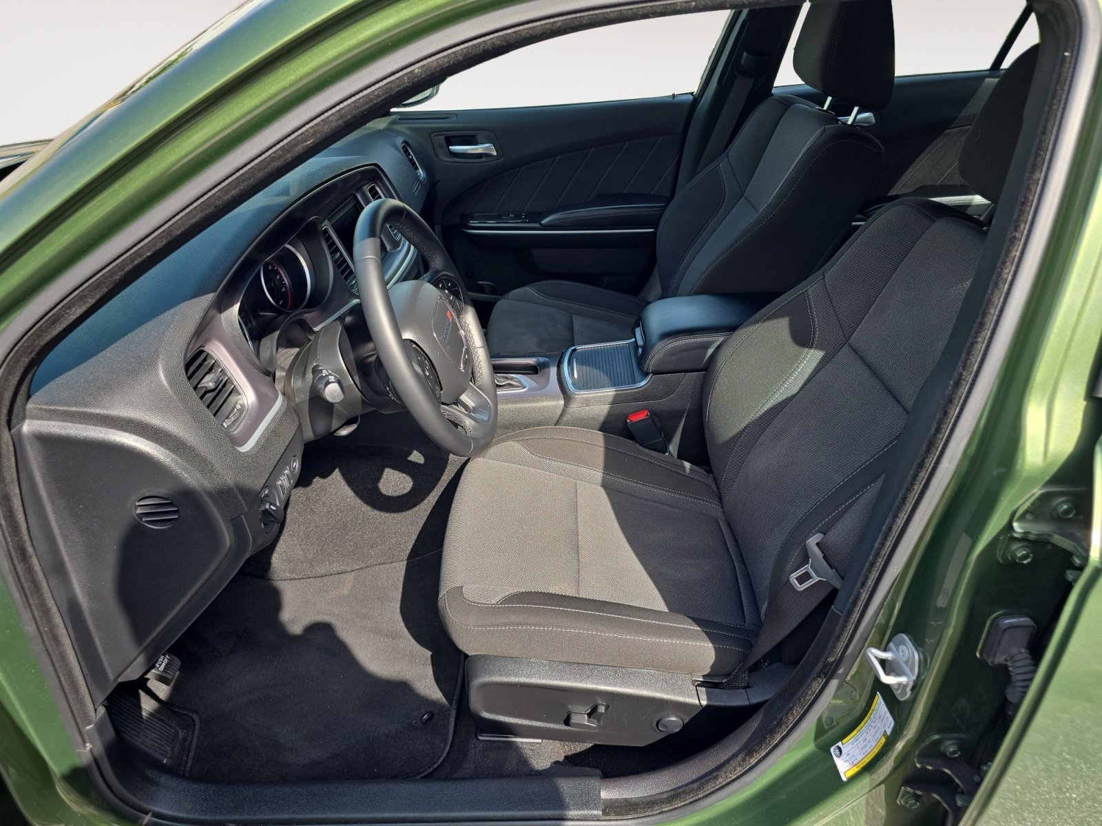 Used 2022 Dodge Charger SXT image 4