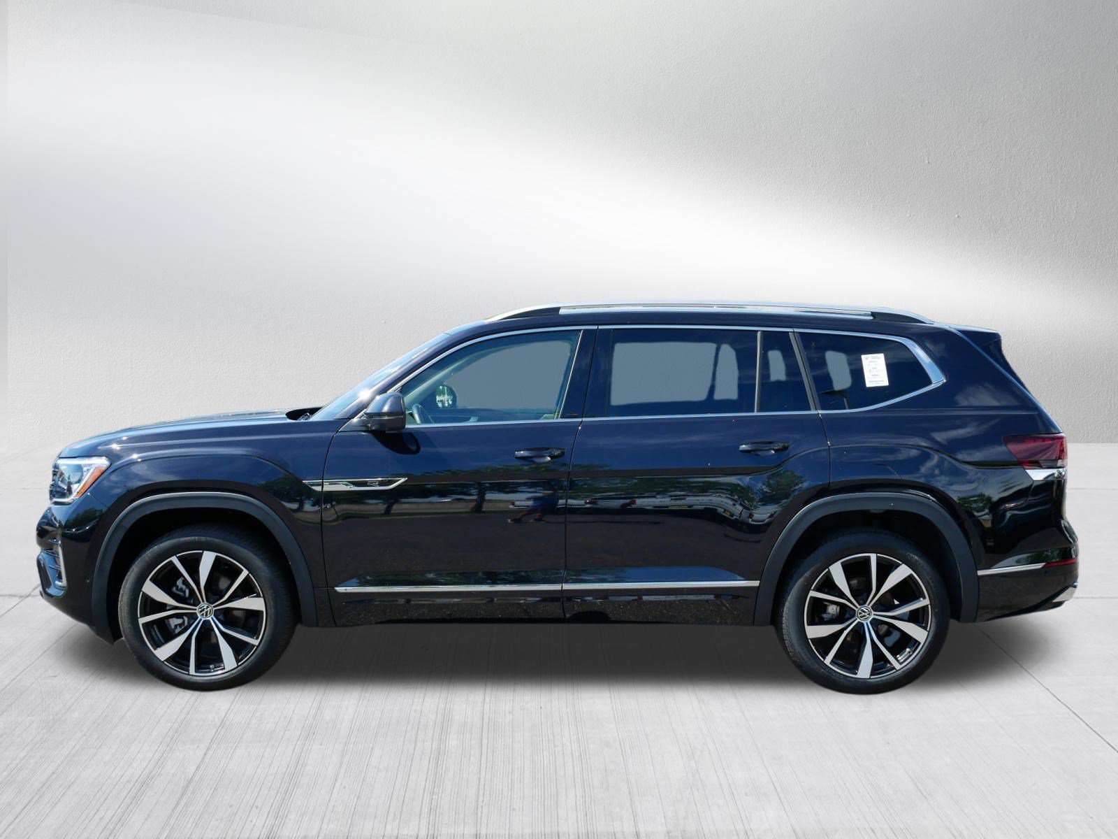 Certified 2025 Volkswagen Atlas SEL Premium R-Line AWD/4WD image 4