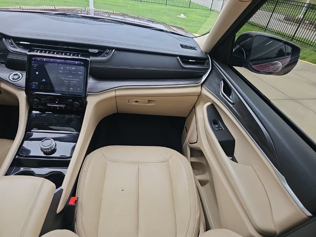 Used 2021 Jeep Grand Cherokee L Limited RWD image 28