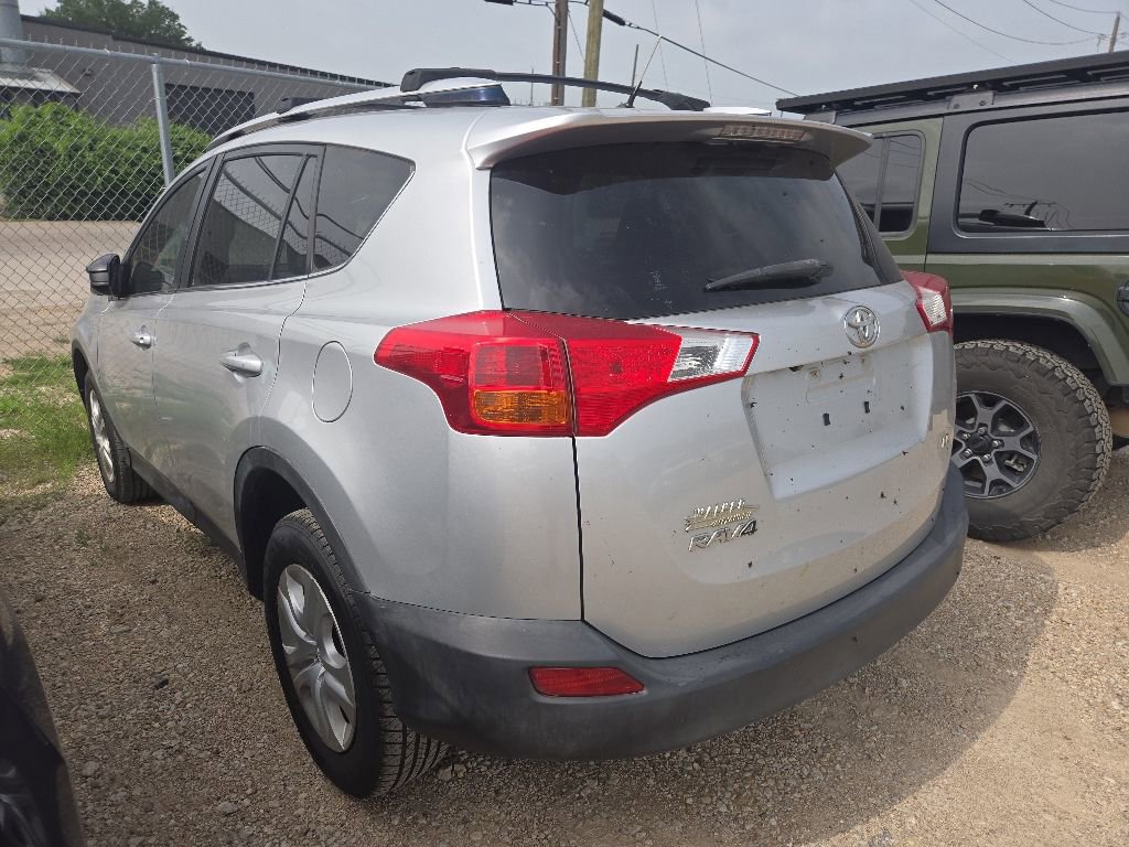 Used 2015 Toyota RAV4 LE FWD image 2