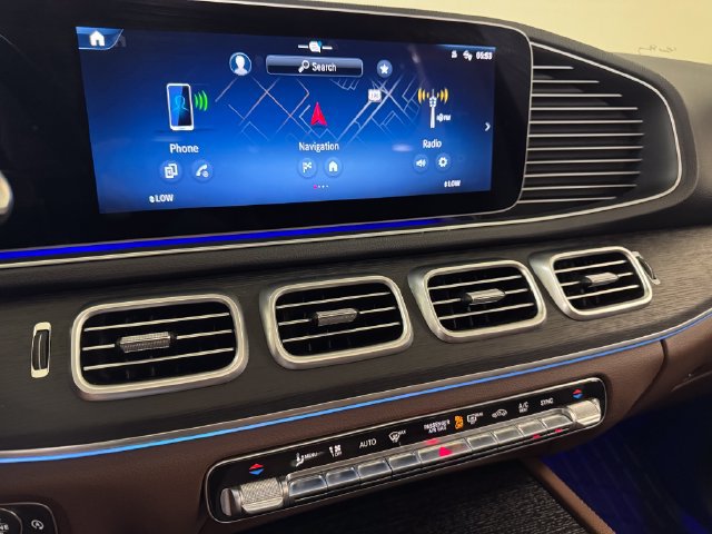 Used 2025 Mercedes-Benz GLE 350 4MATIC w/ AMG Line Exterior image 13