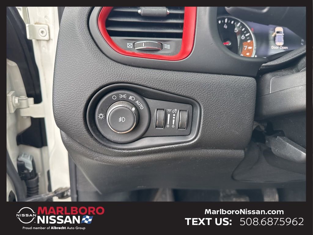 Used 2022 Jeep Renegade Trailhawk image 20