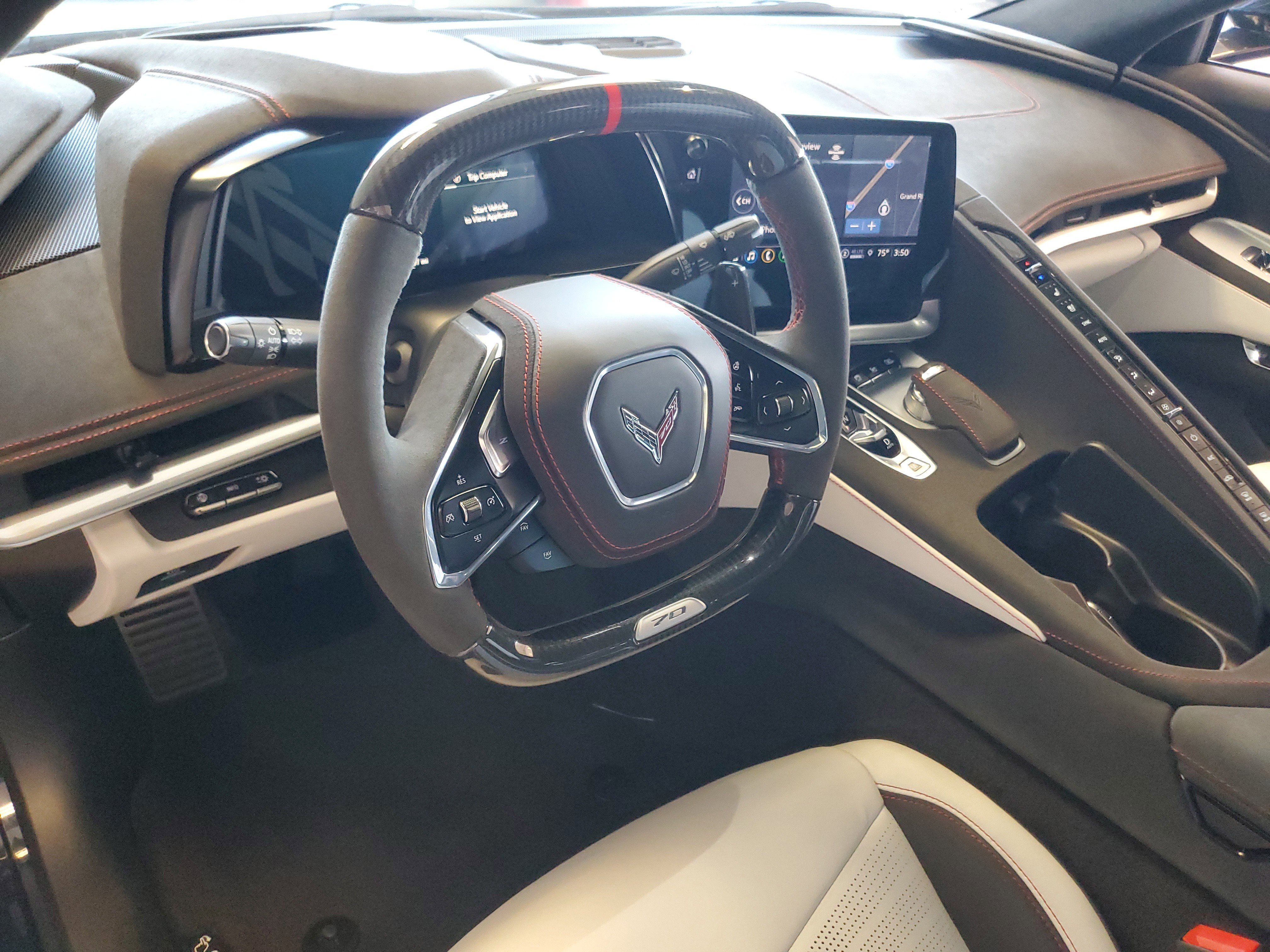 Used 2023 Chevrolet Corvette Z06 RWD image 11