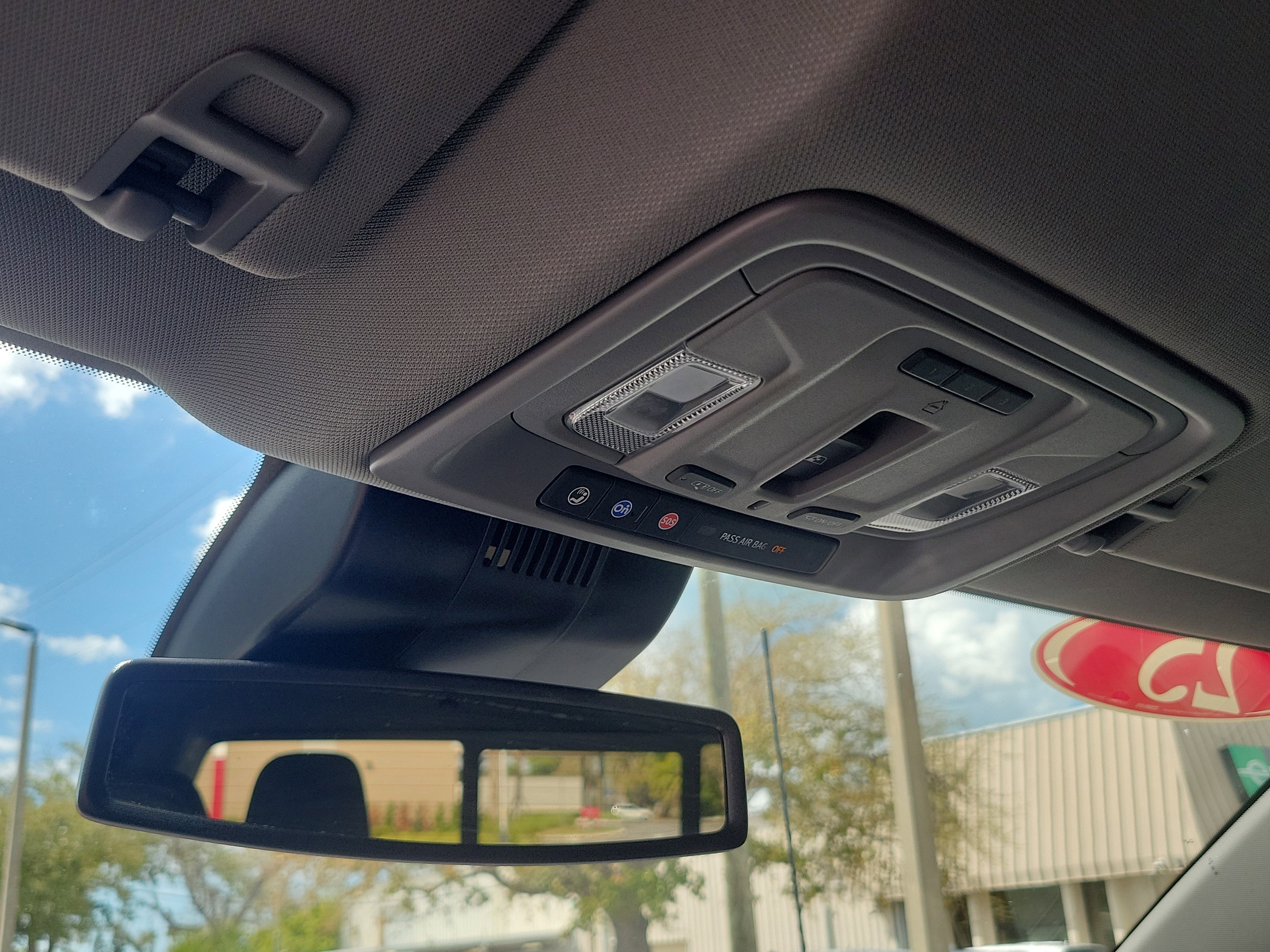 Used 2025 GMC Sierra 2500 SLT w/ SLT Premium Package image 28