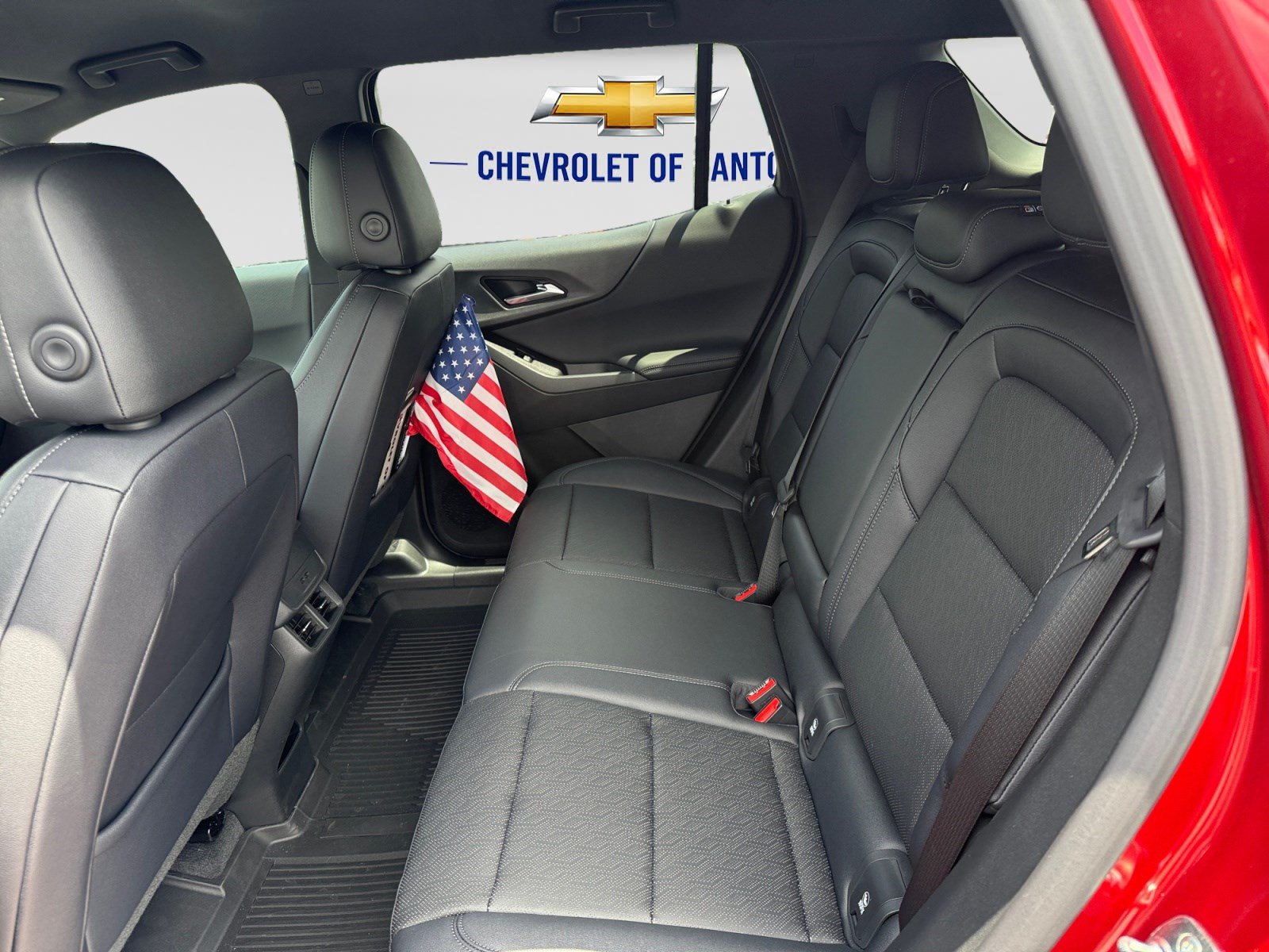 New 2026 Chevrolet Equinox LT w/ Convenience Package II AWD/4WD image 19