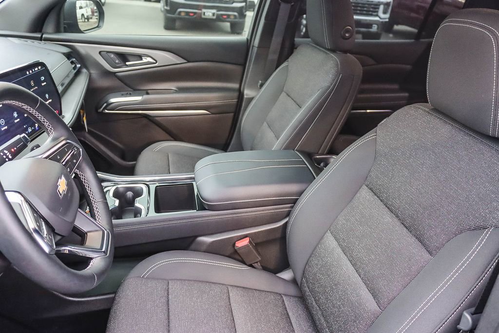 Used 2026 Chevrolet Traverse LT w/ Driver Confidence Package image 16