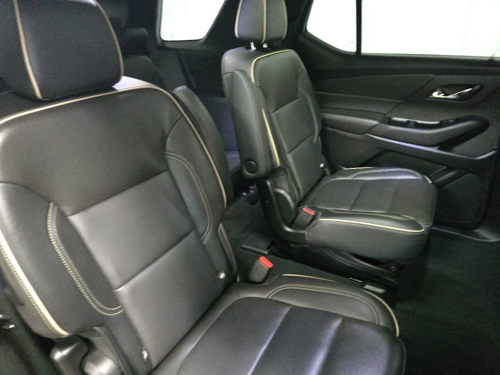 Used 2023 Chevrolet Traverse Premier AWD/4WD image 17