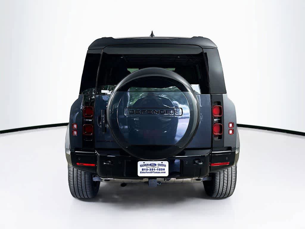 Used 2025 Land Rover Defender 110 X-Dynamic SE AWD/4WD image 5