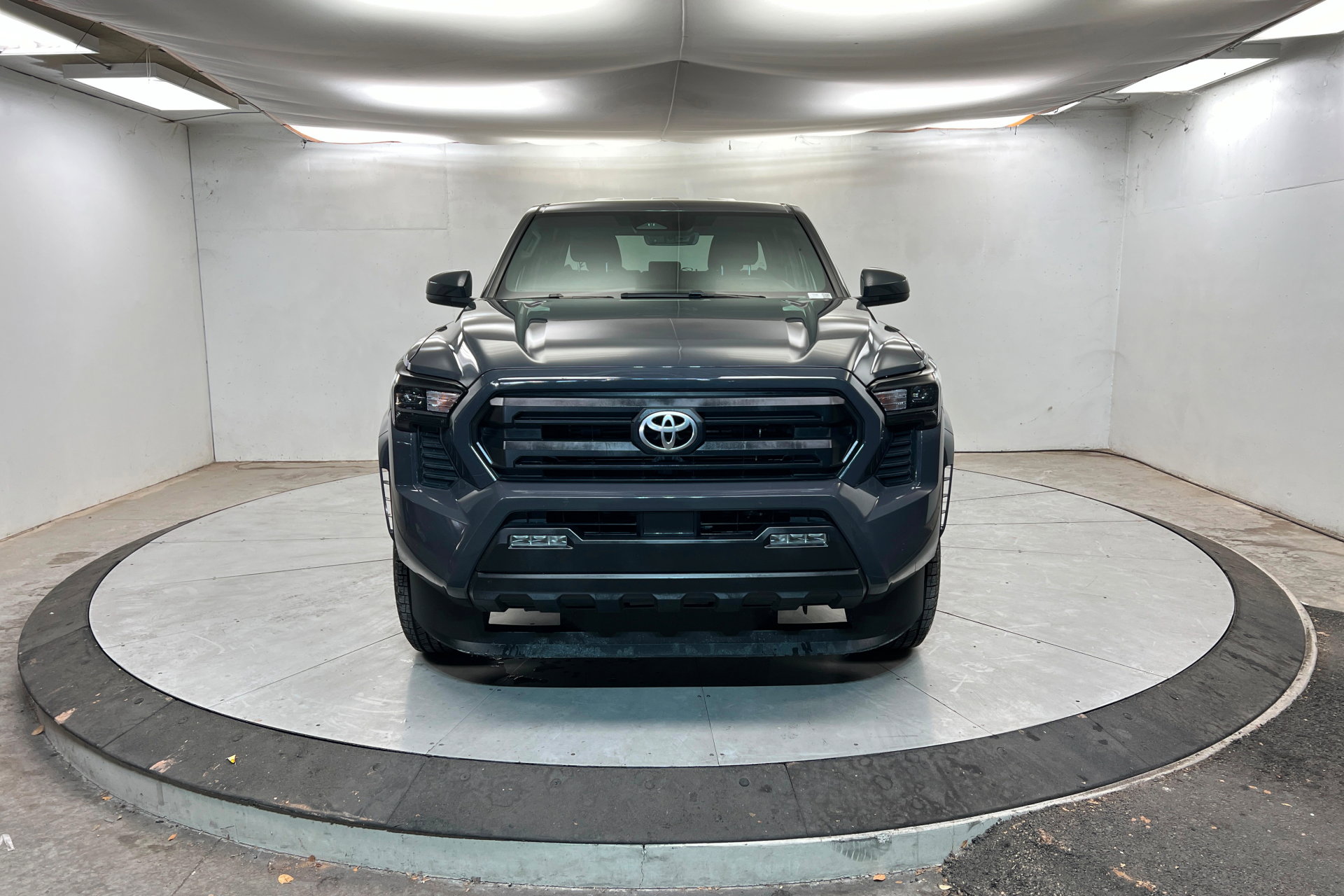 Used 2024 Toyota Tacoma SR5 image 9