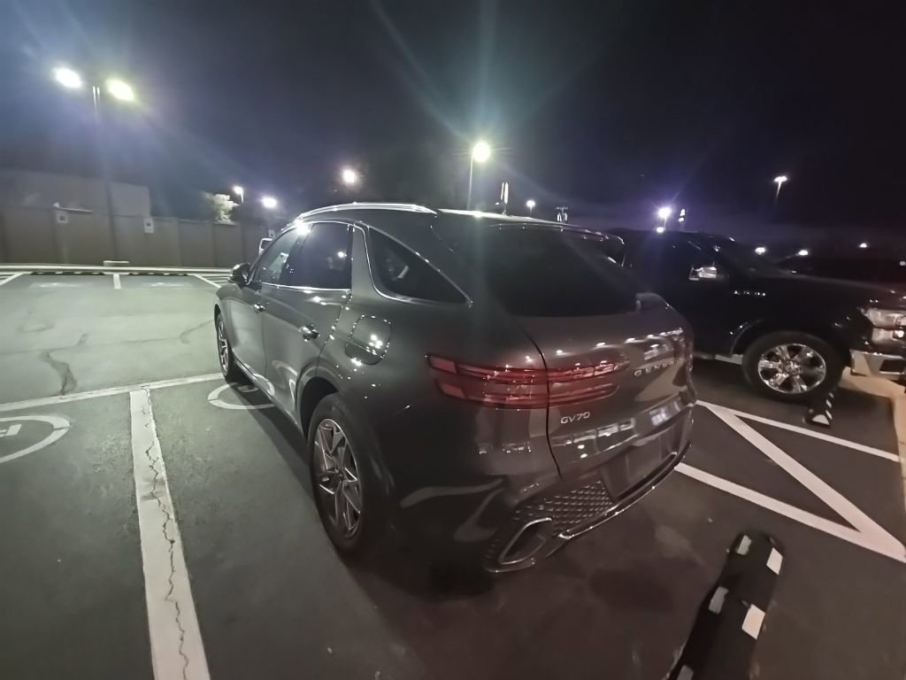 Used 2025 Genesis GV70 2.5T w/ Select Package image 5