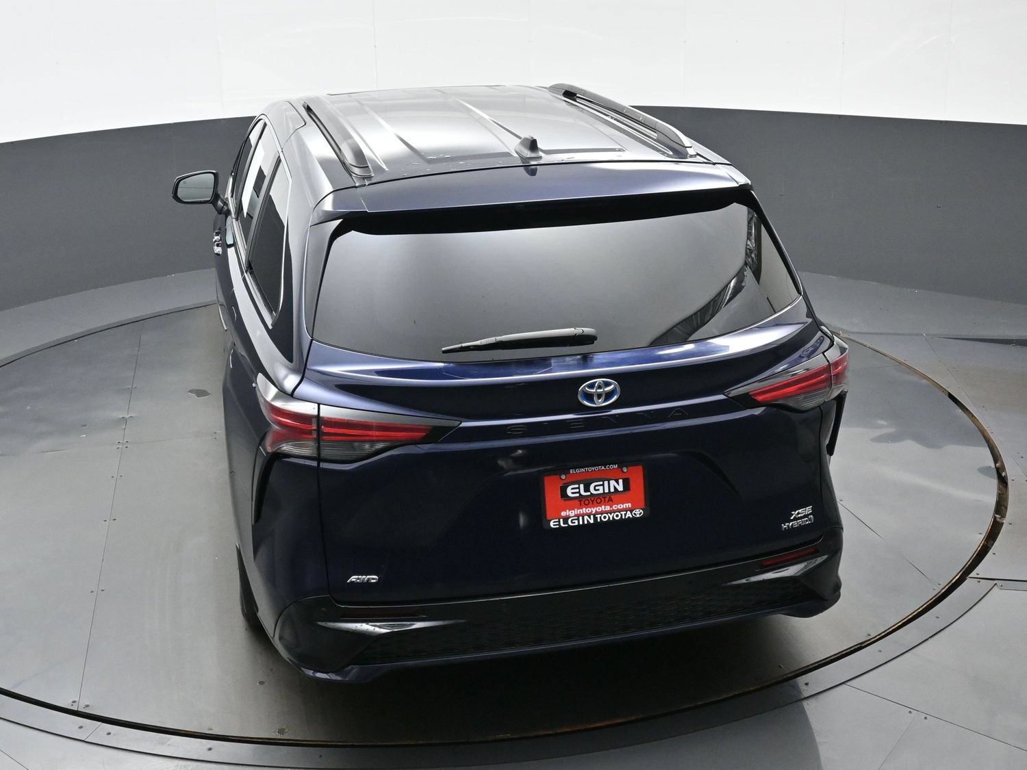 Used 2024 Toyota Sienna XSE AWD/4WD image 41