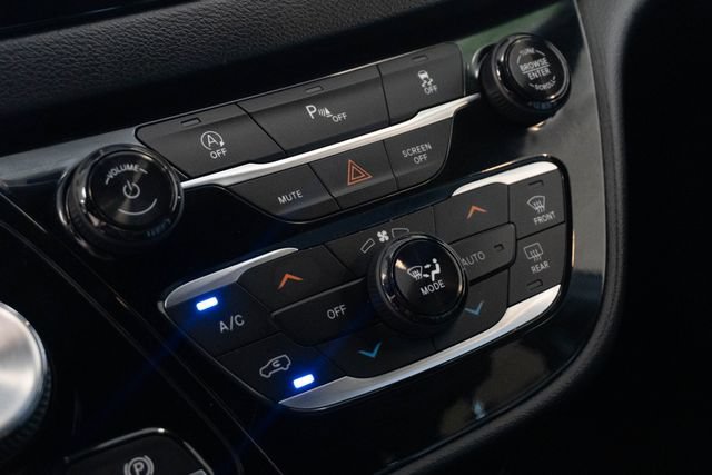 Used 2020 Chrysler Pacifica Touring w/ S Appearance Package FWD image 25
