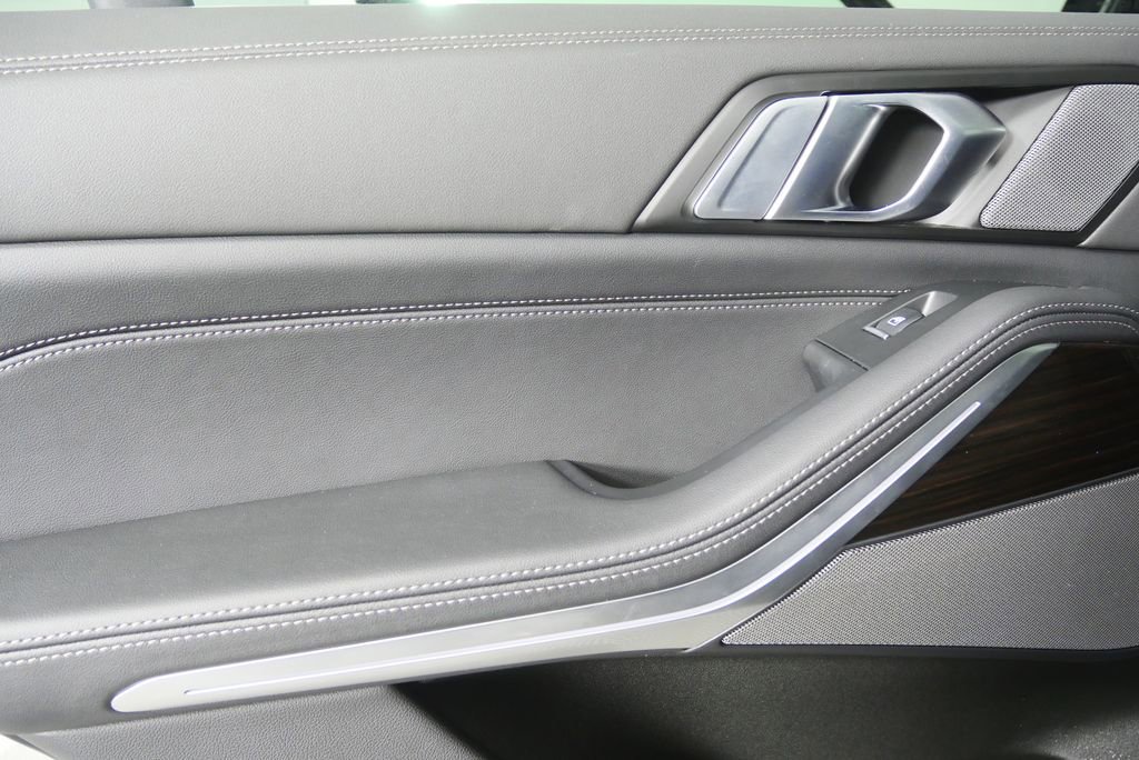Certified 2025 BMW X5 xDrive40i image 13