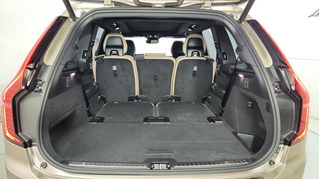 New 2026 Volvo XC90 T8 Plus w/ Protection Package Premier AWD/4WD image 42