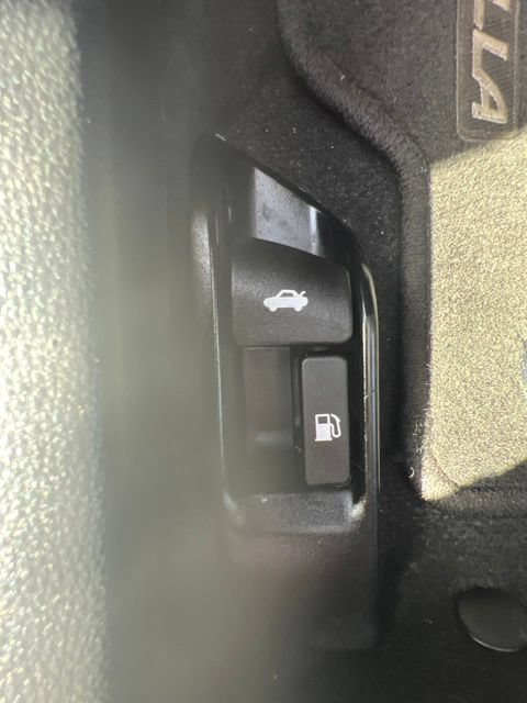 Used 2025 Toyota Corolla LE FWD image 25