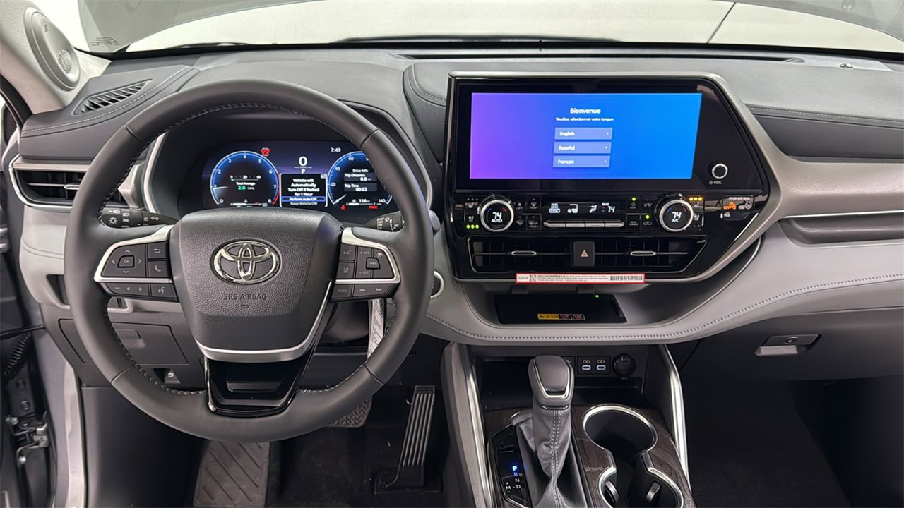 New 2026 Toyota Highlander Limited image 9