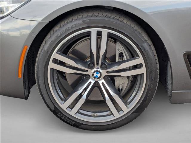 Used 2018 BMW 750i image 26